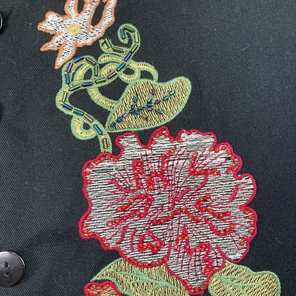 Vanity Collections Women’s Floral Embroidered Beaded Jacket sz Medium - Picture 10 of 14